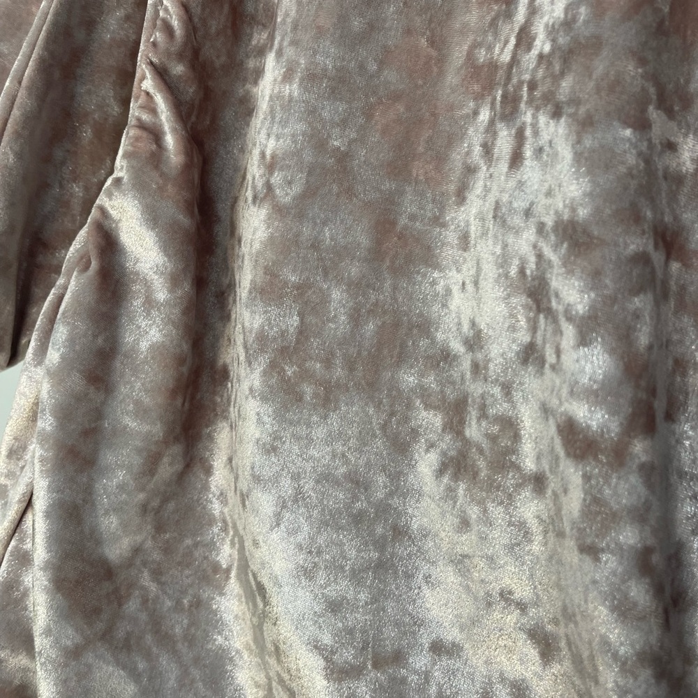 Express Crushed Velvet Cold Shoulder Dress - Picture 4 of 9